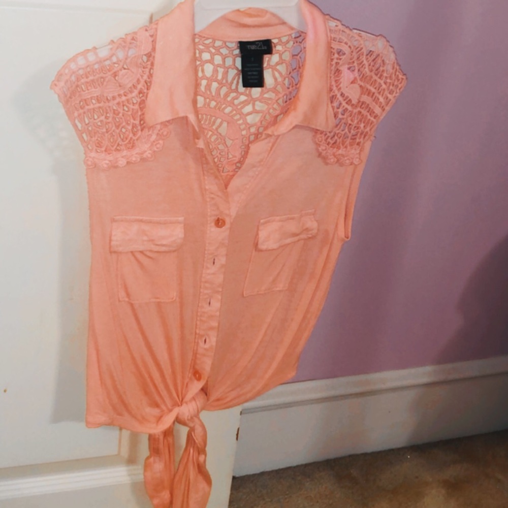 pink shirt
